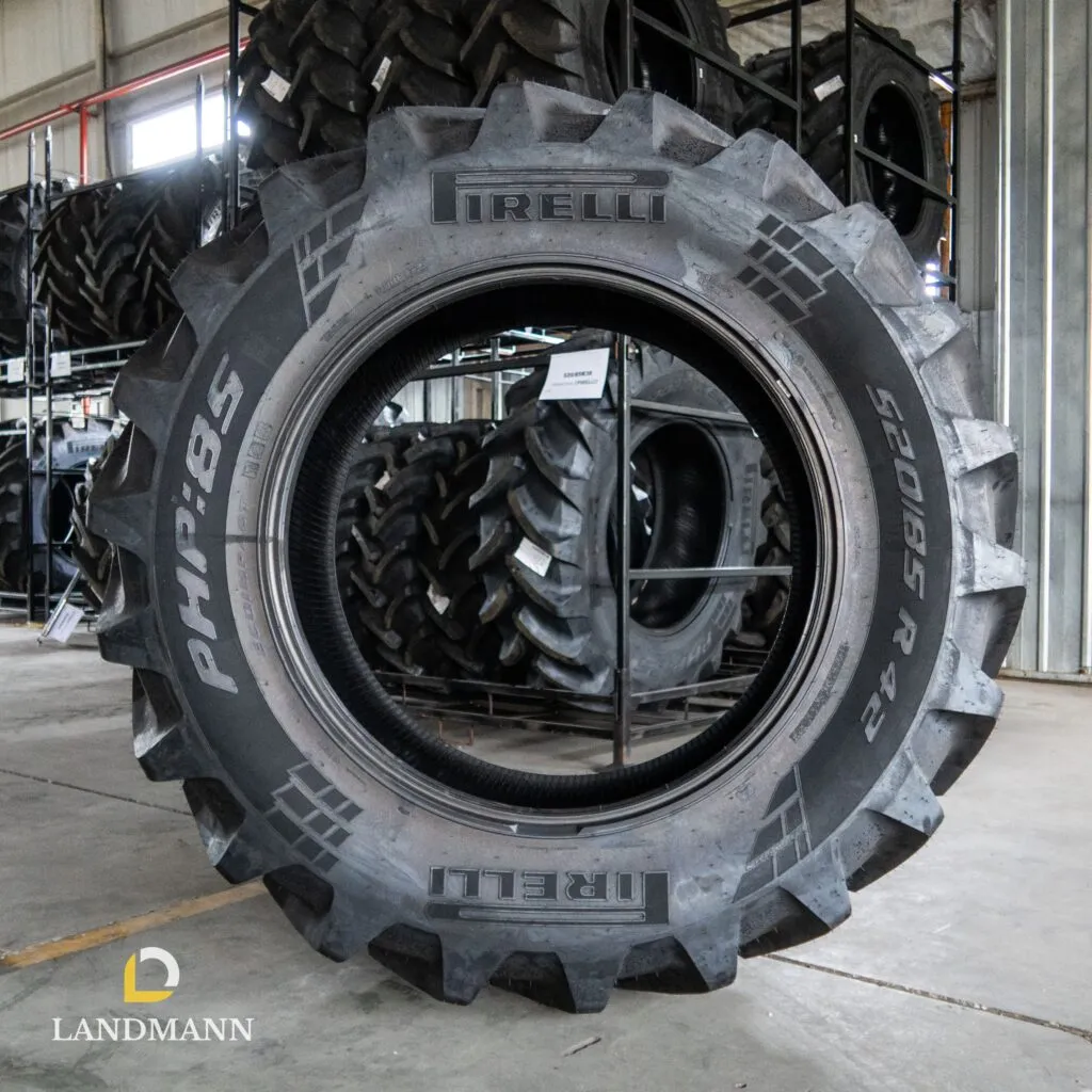 Шина 520/85R42 (20,8R42) 157A8/157B PHP:85 TL (Pirelli)
